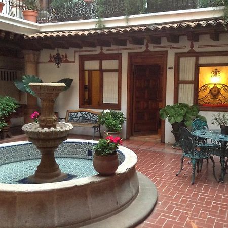 Hotel Los Escudos Patzcuaro Bagian luar foto