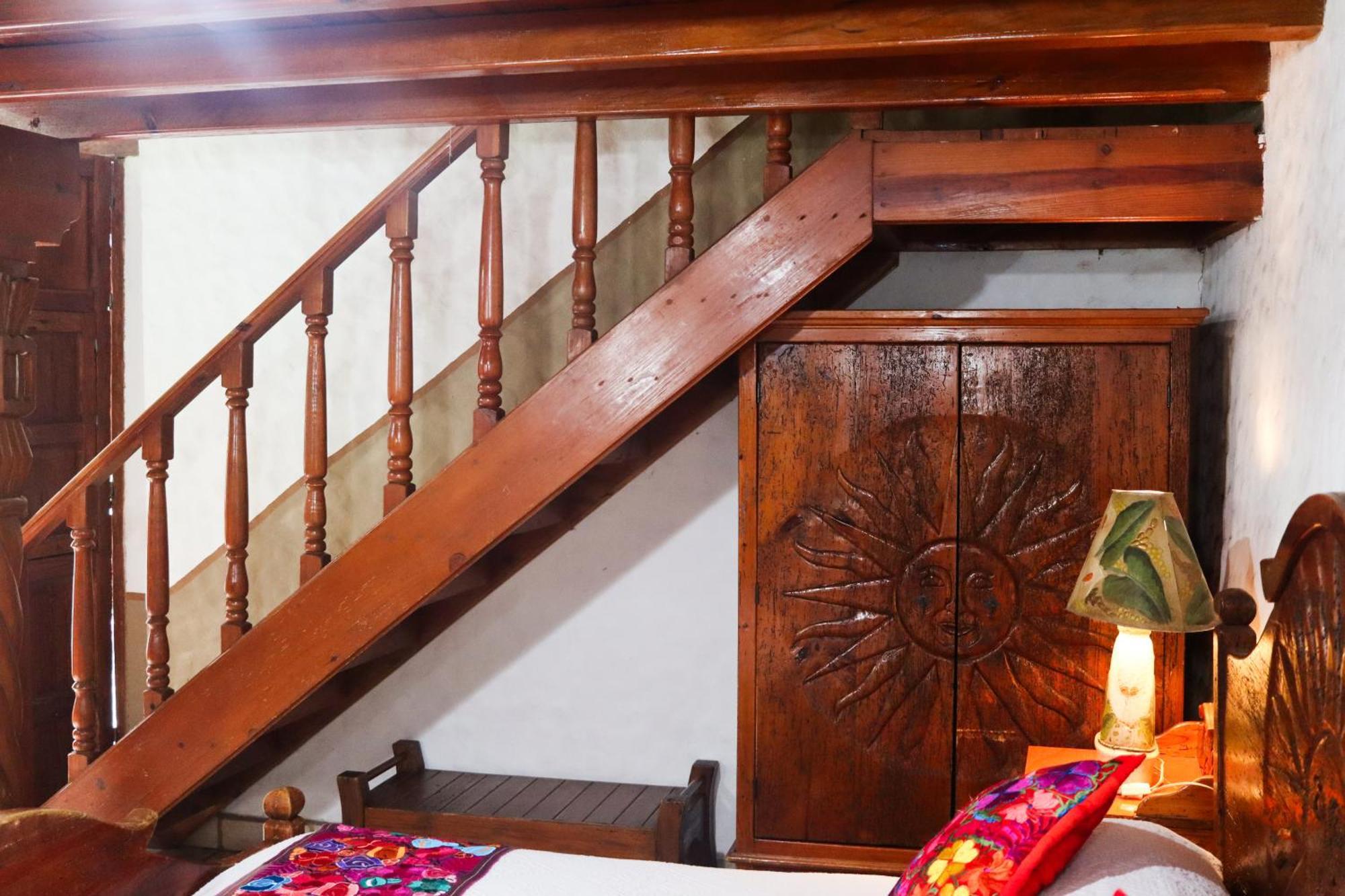 Hotel Los Escudos Patzcuaro Bagian luar foto
