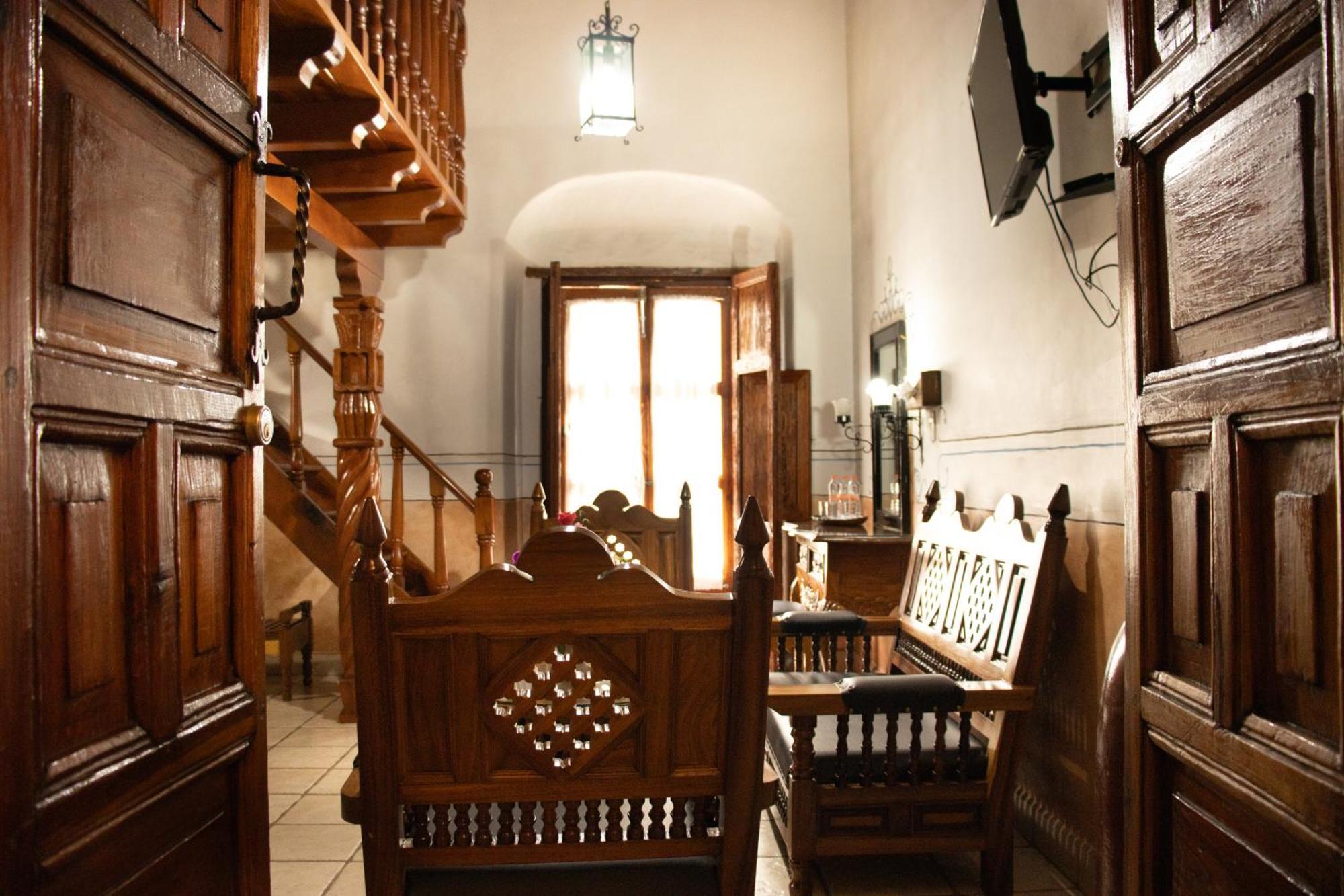 Hotel Los Escudos Patzcuaro Bagian luar foto