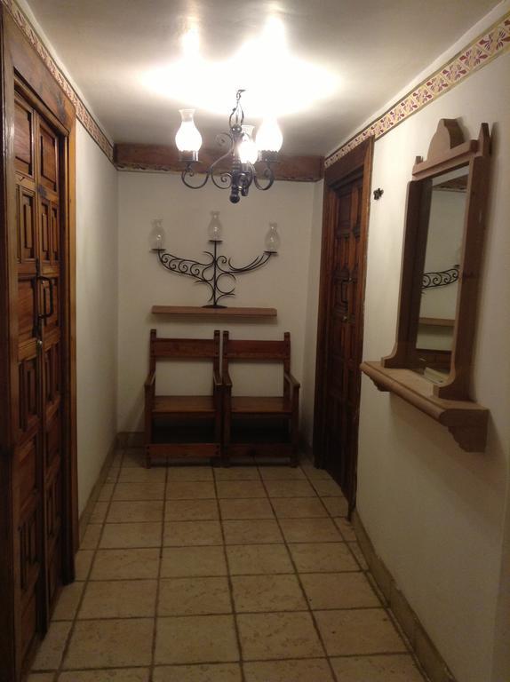 Hotel Los Escudos Patzcuaro Bagian luar foto