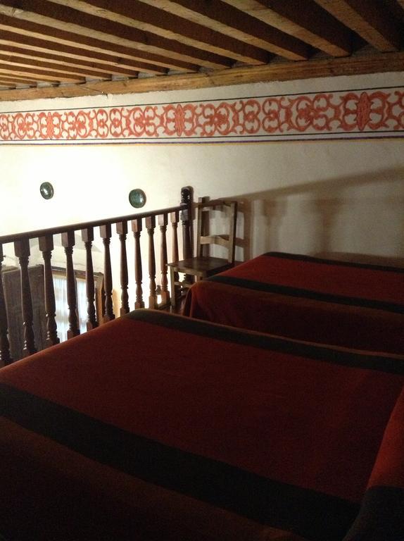 Hotel Los Escudos Patzcuaro Bagian luar foto