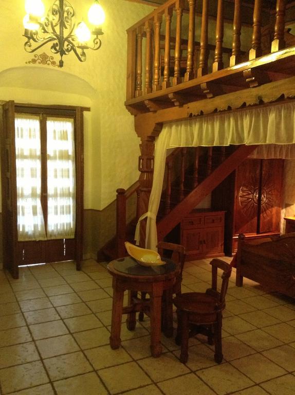 Hotel Los Escudos Patzcuaro Bagian luar foto